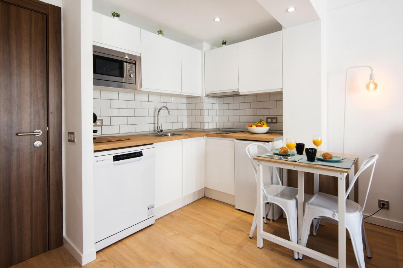 Aloha Puerto Private Apartment 1St Line Carihuela Beach Torremolinos Ngoại thất bức ảnh