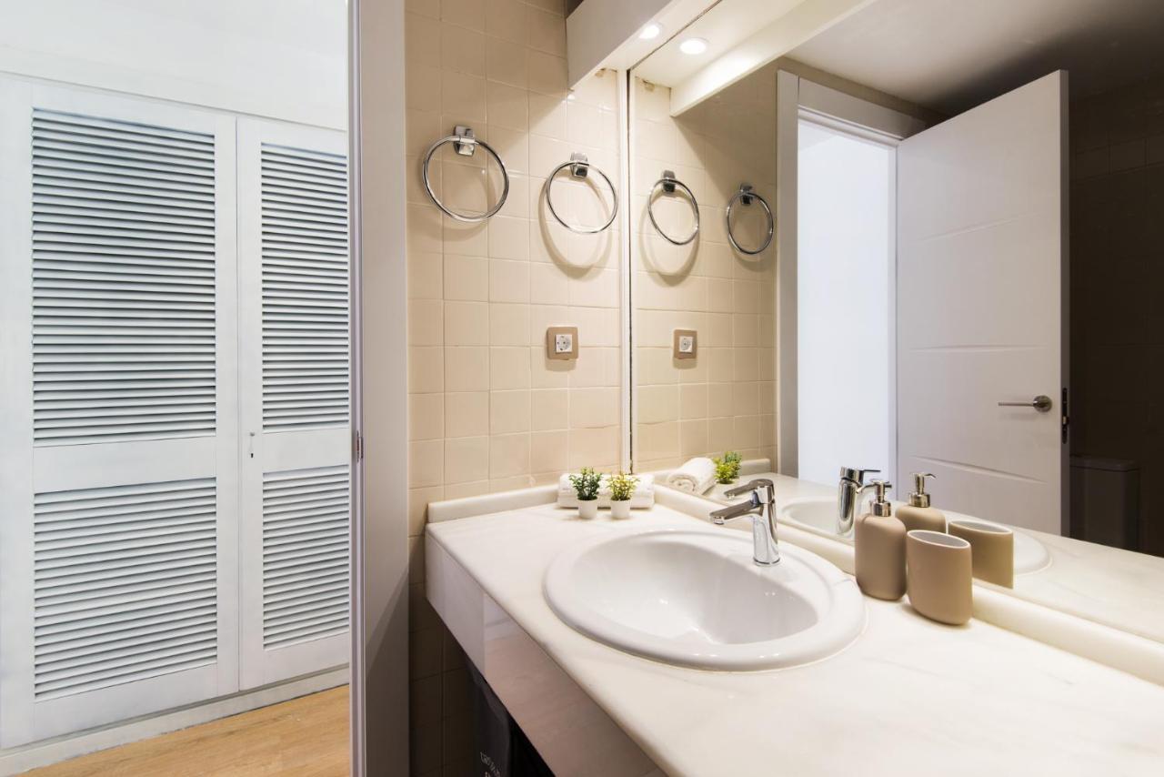 Aloha Puerto Private Apartment 1St Line Carihuela Beach Torremolinos Ngoại thất bức ảnh