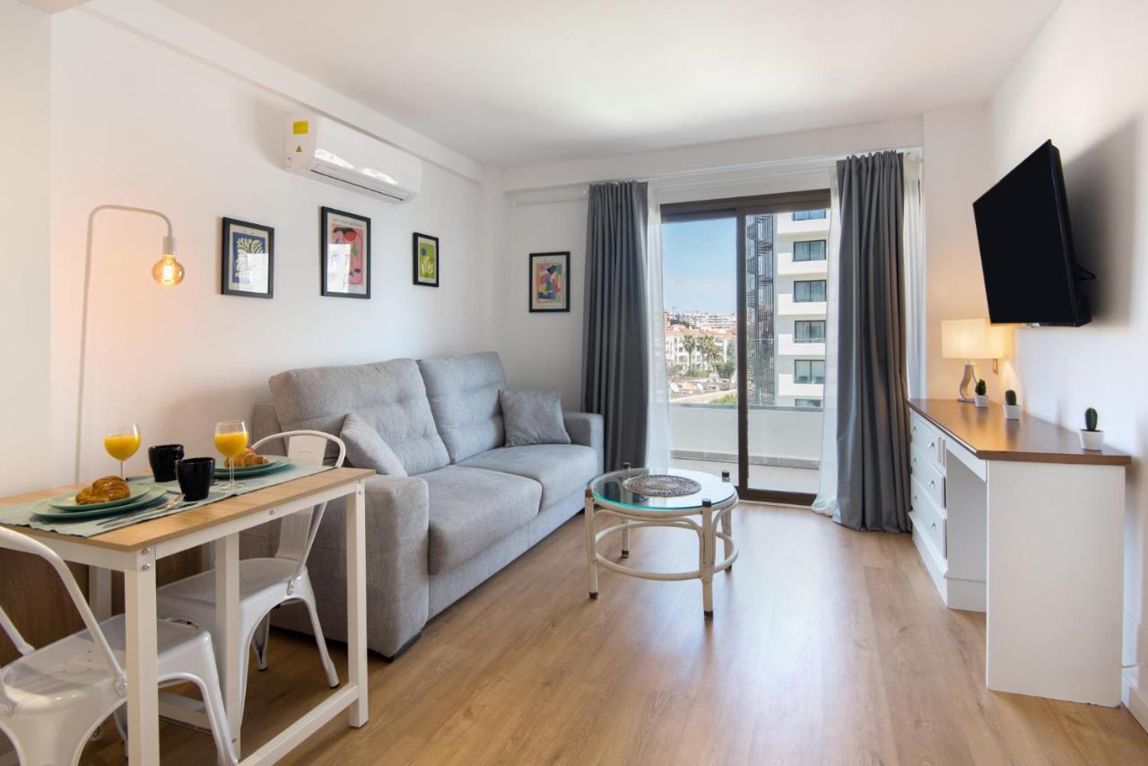 Aloha Puerto Private Apartment 1St Line Carihuela Beach Torremolinos Ngoại thất bức ảnh