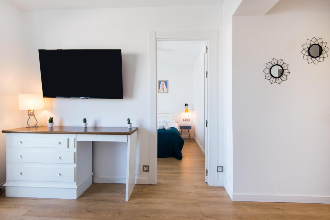 Aloha Puerto Private Apartment 1St Line Carihuela Beach Torremolinos Ngoại thất bức ảnh